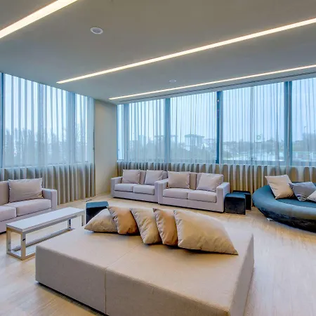 Готель Melia Aeroporto 4*