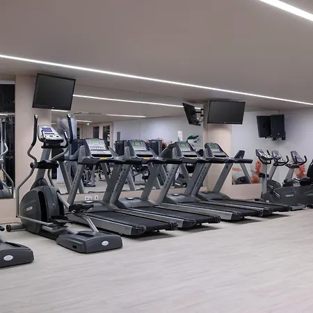 Melia Aeroporto Готель