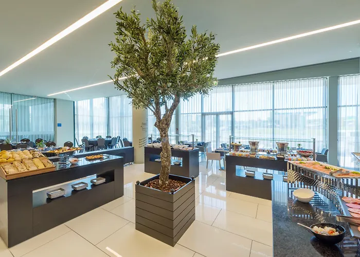 Готель Melia Aeroporto Лісабон