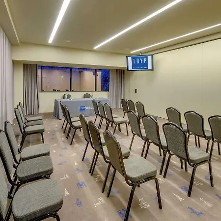 Готель Melia Aeroporto