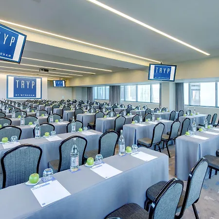 Готель Melia Aeroporto 4*